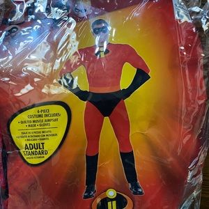 Mr incredible costume standard size men’s medium